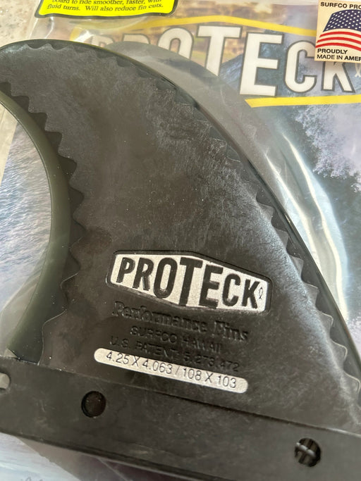 Zoom in on Performance Fins have a rigid core that creates good drive and projection off bottom turns and cutbacks