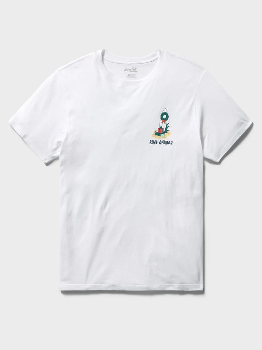 Reyn Spooner White short sleeve T-Shirt front view with a surfboard decorated with a green Christmas wreath.